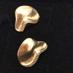 Vintage Crown Trifari goldtone  clip on earrings